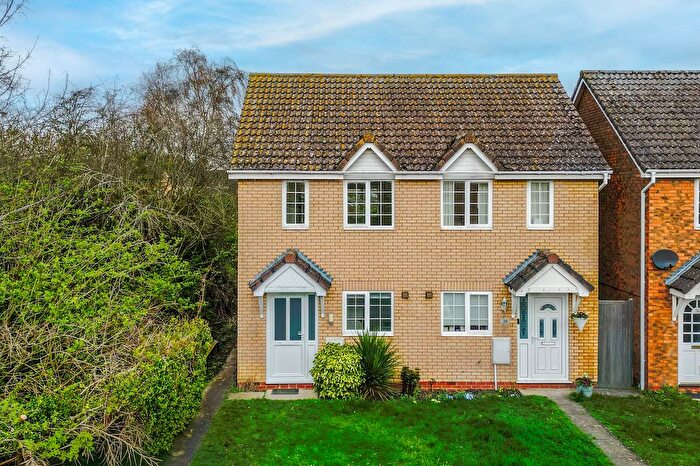 2 Bedroom Semi-Detached House For Sale In Moat Way, Swavesey, CB24