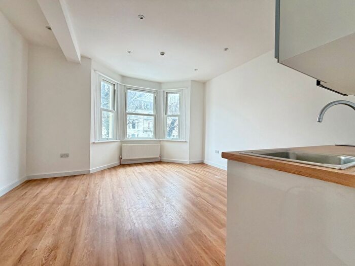 1 Bedroom Flat To Rent In Seafield Road, Hove, BN3