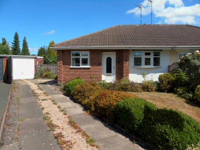 2 Bedroom Semi-Detached Bungalow To Rent In Woodview Road, Atherstone, CV9