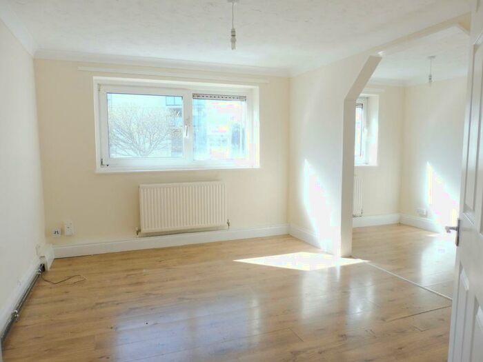 2 Bedroom Apartment To Rent In Northbrook Close, Portsmouth, PO1