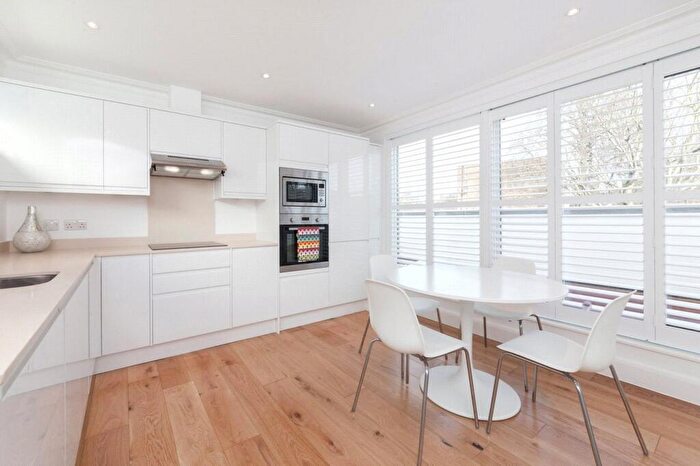 2 Bedroom End Of Terrace House To Rent In Hilldrop Crescent, Kentish Town, N7