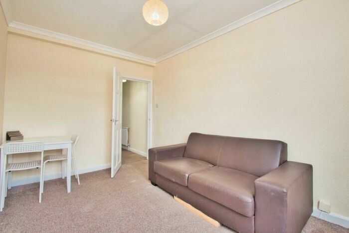 1 Bedroom Flat To Rent In Imperial Drive, Rayners Lane, Harrow, HA2