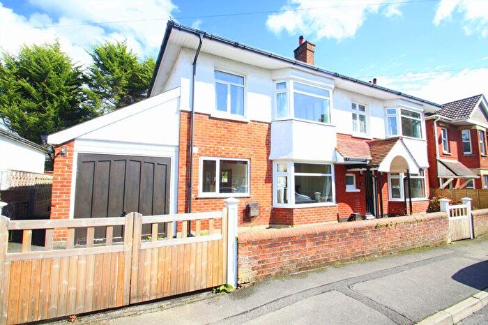 5 Bedroom Detached House To Rent In Somerley Road, Winton, BH9