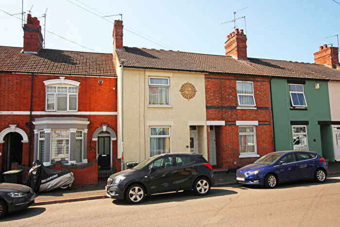 3 Bedroom End Of Terrace House To Rent In Midland Road, Rushden, North Northamptonshire, NN10