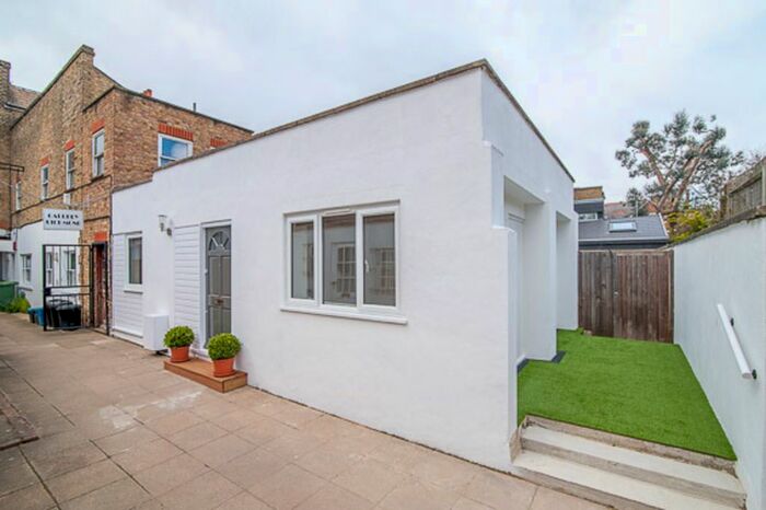 1 Bedroom Flat To Rent In Sheen Lane, London, SW14