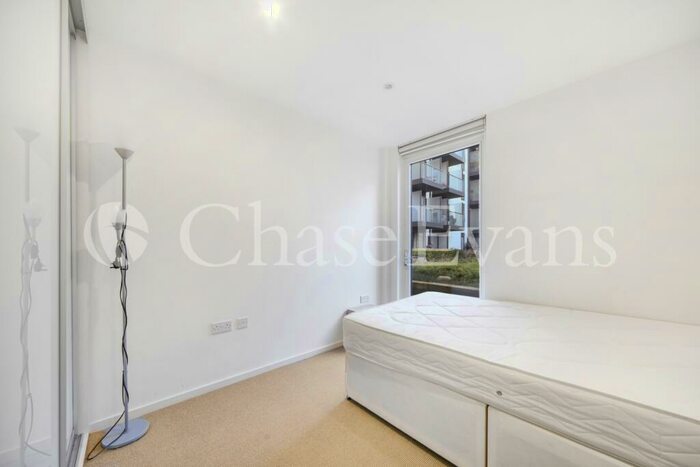 2 Bedroom Flat To Rent In Central Street, Clerkenwell, London, EC1V