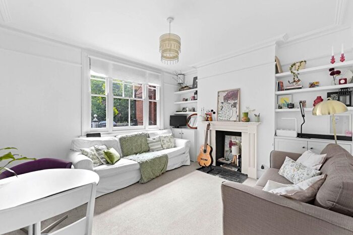 2 Bedroom Flat To Rent In Queens Club Gardens, Baron`S Court, W14