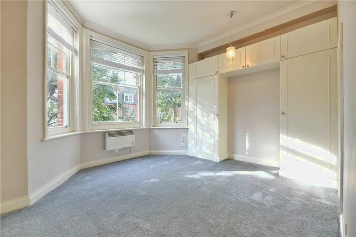 Studio To Rent In Fairhazel Gardens, South Hampstead, NW6