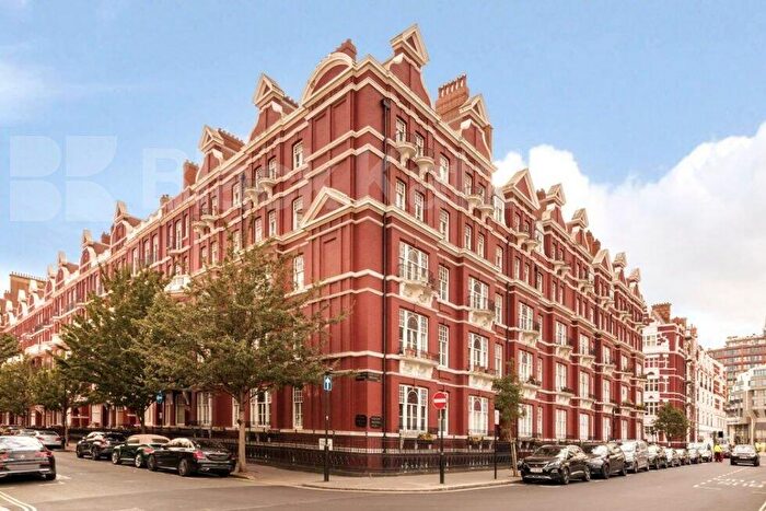 4 Bedroom Flat To Rent In Chapel Street, Marylebone, NW1