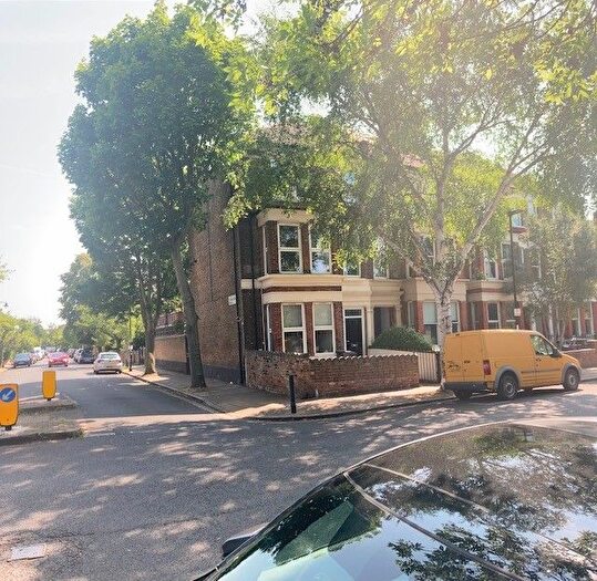 4 Bedroom Flat To Rent In Campdale Road, Holloway, Islington, North London, N7