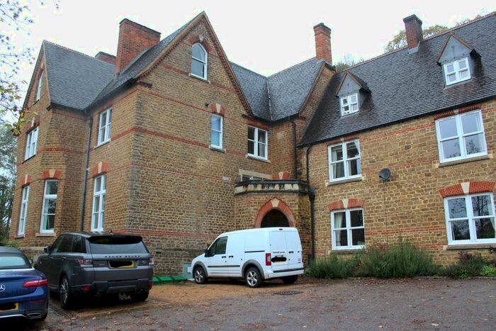 2 Bedroom Maisonette To Rent In Deanery Road, Godalming, GU7