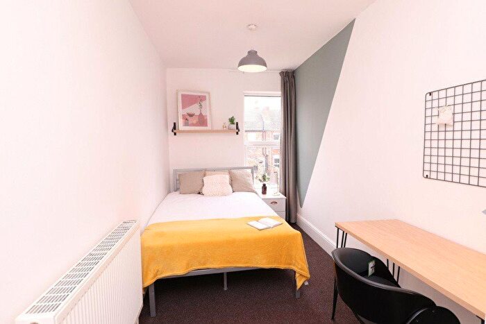 4 Bedroom House To Rent In Cross Street, Lincoln, LN5