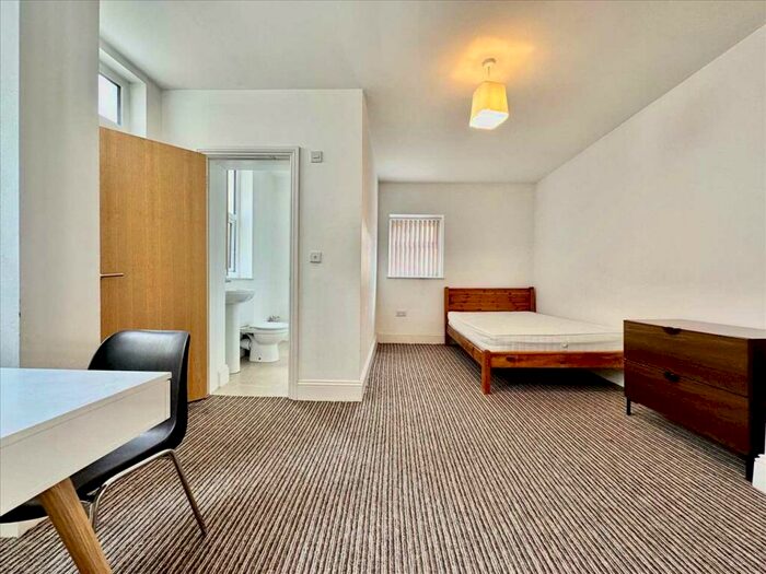 1 Bedroom Apartment To Rent In Queen Anne Terrace, Plymouth, Plymouth, PL4