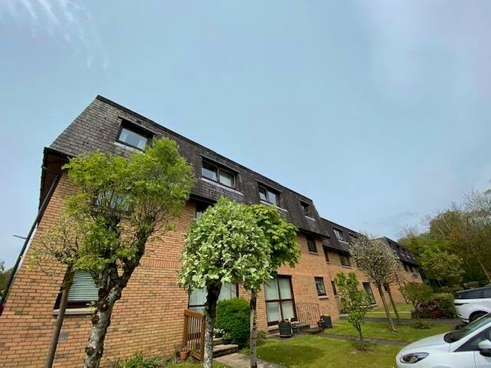 2 Bedroom Flat To Rent In Flat / Clober Road, Milngavie, G62