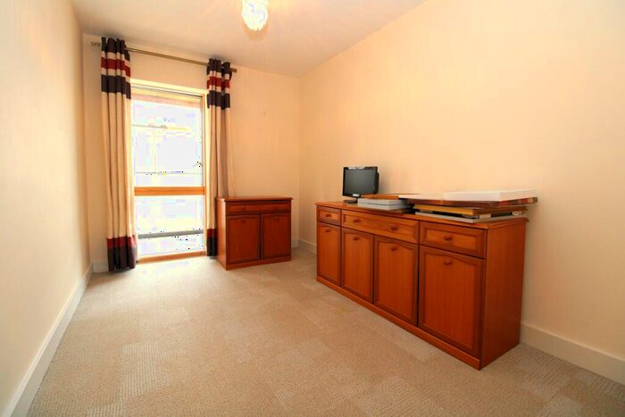 2 Bedroom Flat For Sale In Conduit Road, Bedford, MK40