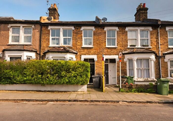 2 Bedroom Flat For Sale In Danbrook Road, Streatham, London, SW16