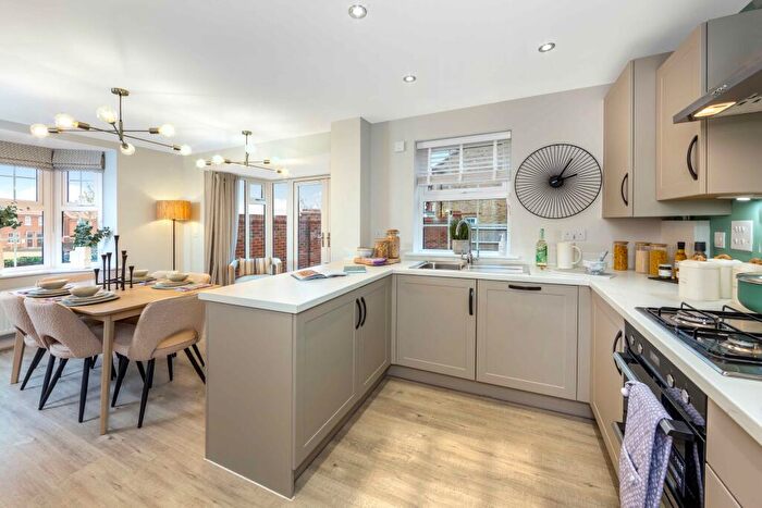 4 Bedroom End Of Terrace House For Sale In St Laurence Avenue, Aylesford, Maidstone, Kent, ME16