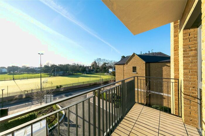 3 Bedroom Flat To Rent In Pinewood Gardens, Teddington, TW9