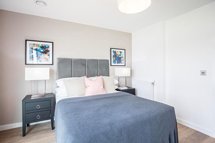 2 Bedroom Flat To Rent In Centenary Plaza, Southampton, SO19