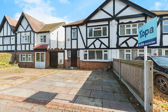 2 Bedroom Maisonette For Sale In Coulsdon Road, Coulsdon, CR5