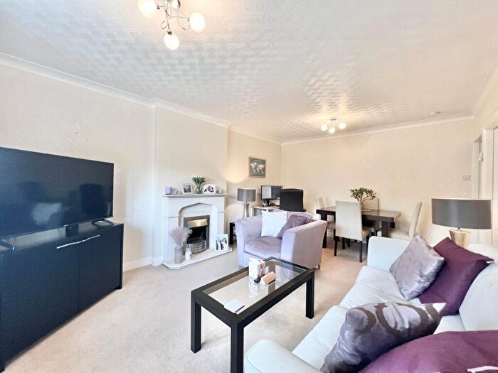 2 Bedroom Bungalow For Sale In Helmsdale Close, Ramsbottom, Bury, Greater Manchester, BL0