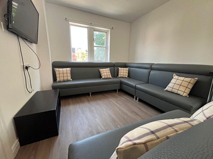 10 Bedroom Semi Detached House To Rent In Ebberston Terrace, Leeds, LS6