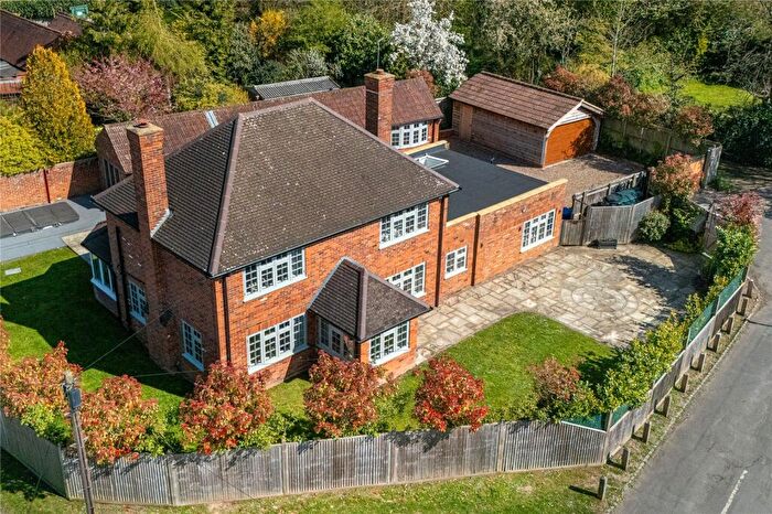 6 Bedroom Detached House For Sale In Innings Lane, White Waltham, Maidenhead, Berkshire, SL6