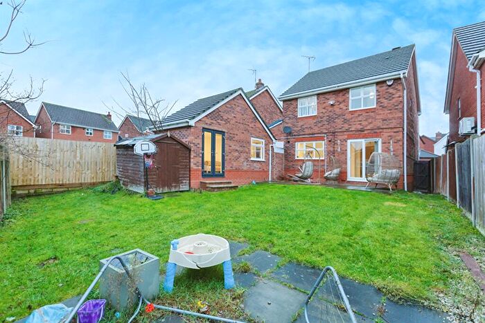4 Bedroom Detached House For Sale In Herongate Road, Leicester, LE5