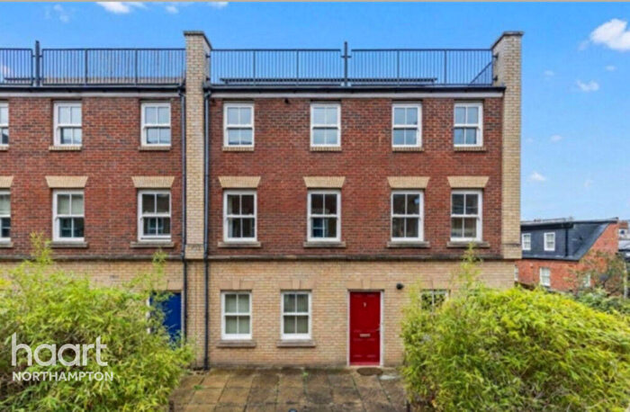 5 Bedroom Flat To Rent In Sheep Street, Northampton, NN1