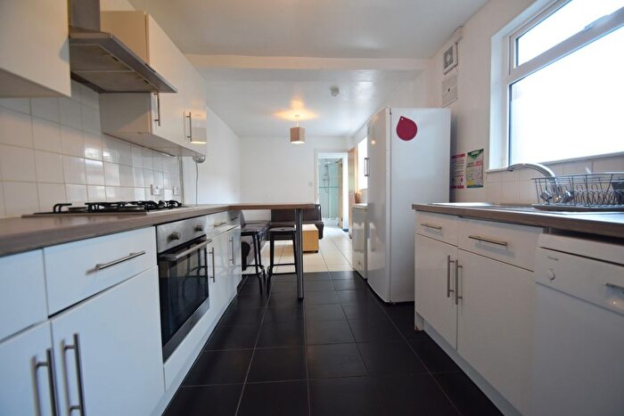 6 Bedroom Terraced House To Rent In Harriet Street, Cathays, CF24