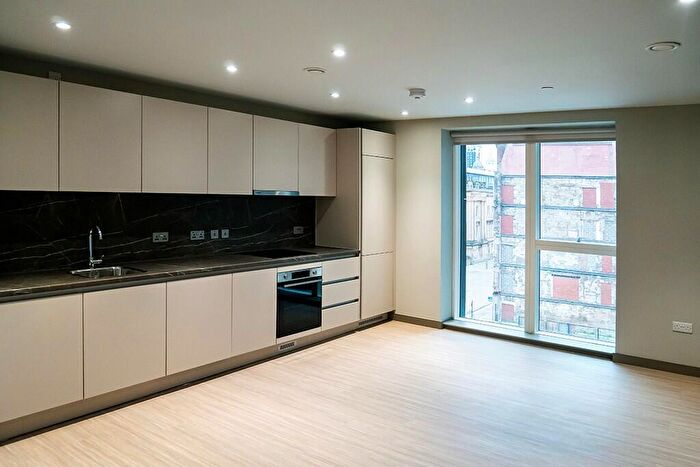 2 Bedroom Apartment To Rent In Candleriggs, Glasgow, G1