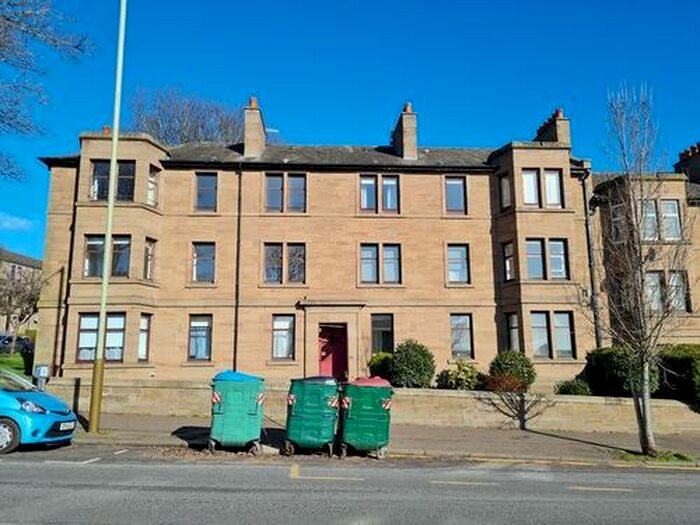 3 Bedroom Flat To Rent In Blackness Avenue, Dundee, DD2