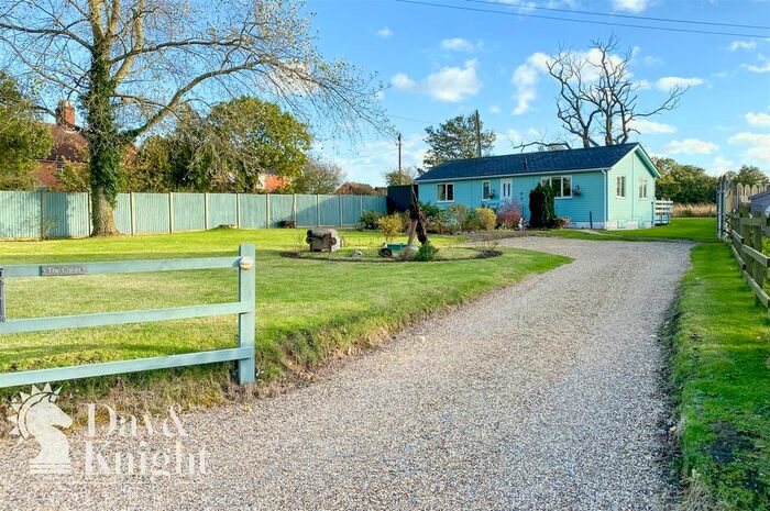 2 Bedroom Detached Bungalow For Sale In Kings Lane, Weston, Beccles NR34