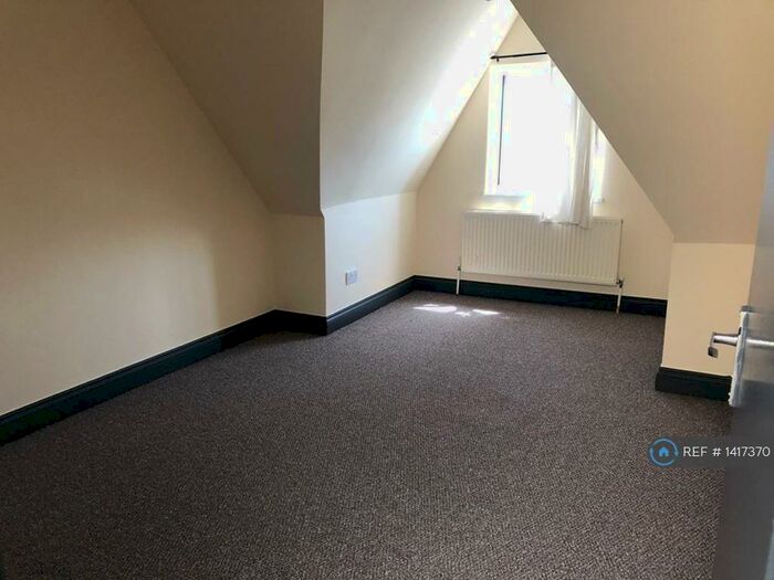 2 Bedroom Flat To Rent In Verdant Lane, London, SE6