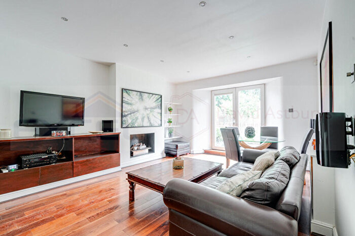 2 Bedroom Flat To Rent In Greville Road, St Johns Wood, London, NW6