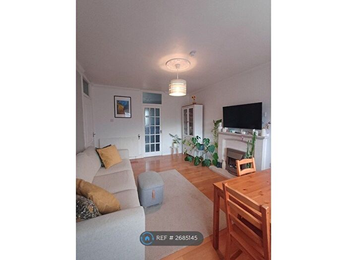 2 Bedroom Flat To Rent In Cavendish Place, Glasgow, G5