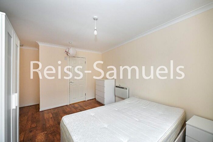 5 Bedroom Town House To Rent In Cyclops Mews, Canary Wharf, London, E14