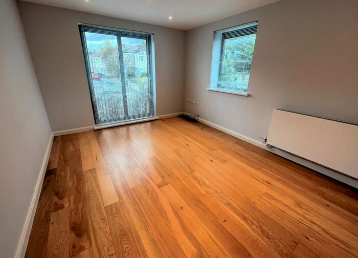 2 Bedroom Flat To Rent In Church Lane, East Finchley, N2