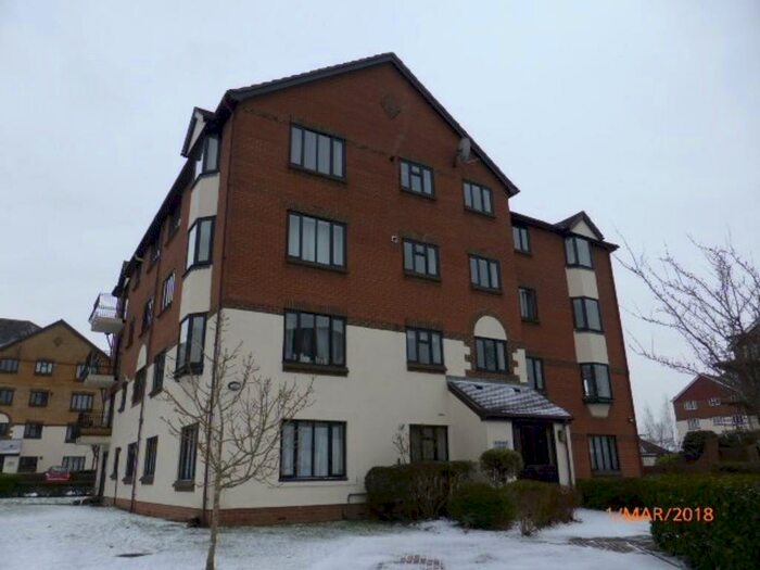 2 Bedroom Apartment To Rent In St. Annes Mount, Redhill, RH1