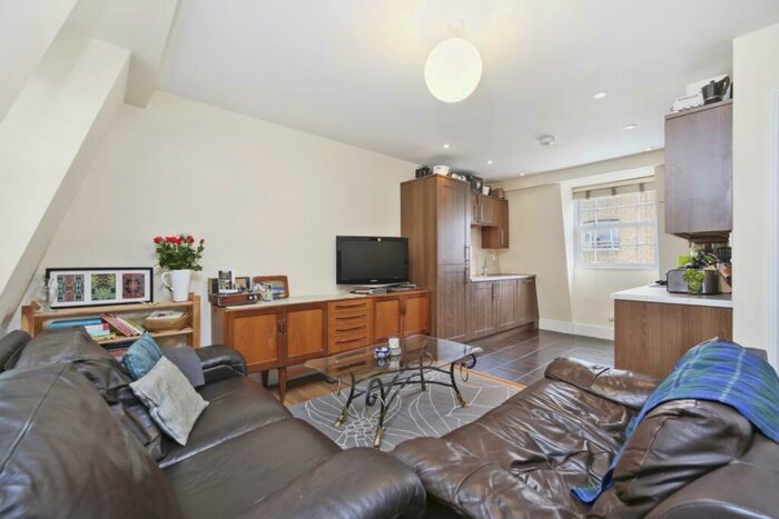 3 Bedroom Flat To Rent In Leighton Road, London, NW5