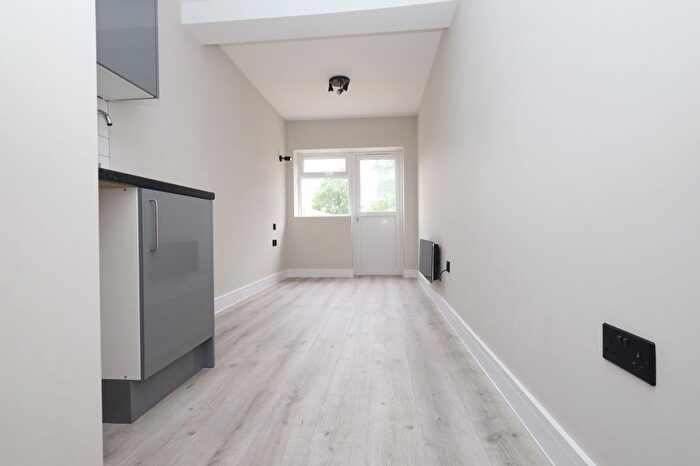 Studio To Rent In Cannon Hill Lane, Raynes Park, SW20