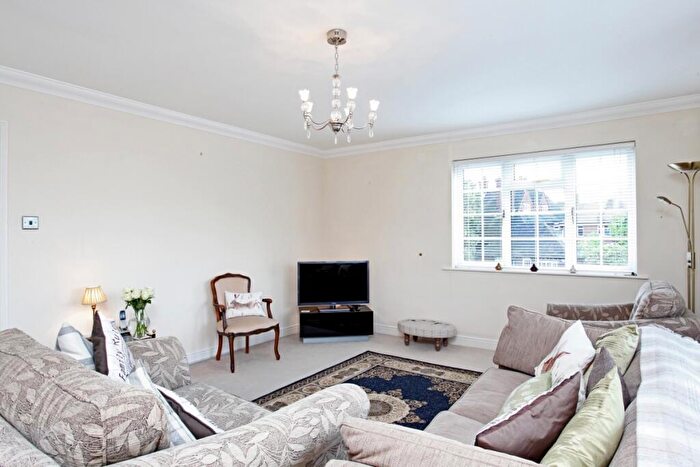 2 Bedroom Apartment To Rent In St. Leonards Road Windsor, SL4