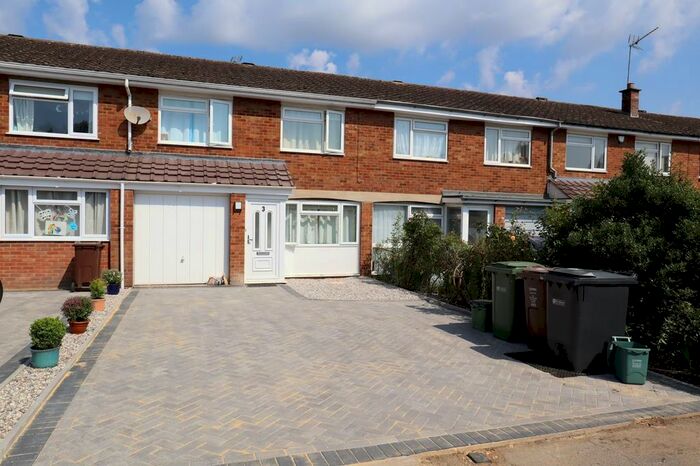 3 Bedroom Terraced House For Sale In Lea Walk, Harpenden, AL5