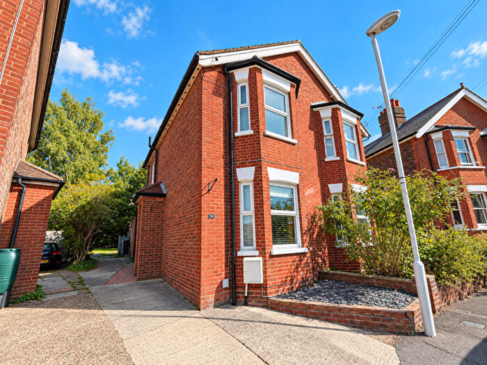 3 Bedroom Semi-Detached House For Sale In De La Warr Road, East Grinstead, West Sussex, RH19