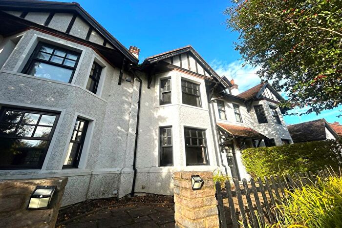 5 Bedroom Detached House To Rent In New Road, AL6