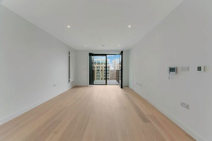 1 Bedroom Flat To Rent In Pendant Court, Royal Wharf, London, E16