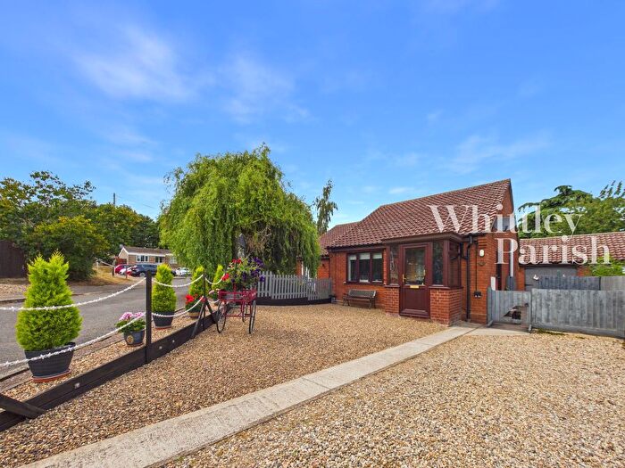 2 Bedroom Semi-Detached Bungalow For Sale In Wood Close, Kenninghall, Norwich, NR16