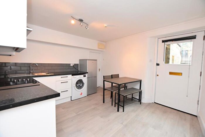 1 Bedroom Terraced House To Rent In Upper Belgrave Road, Garden Flat, Clifton, Bristol, BS8