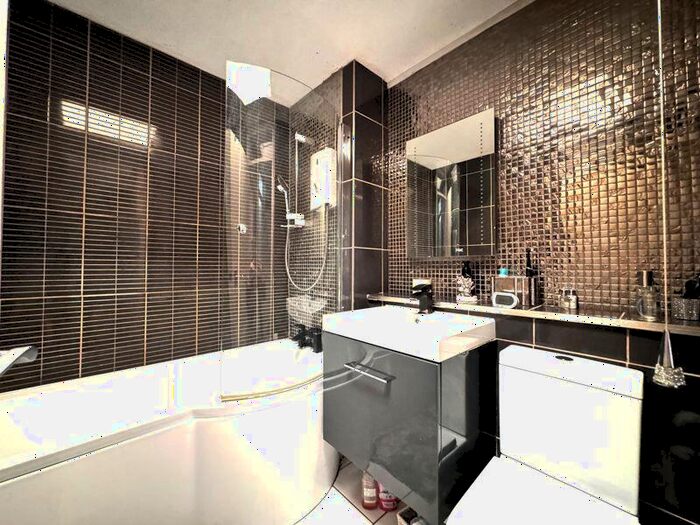 2 Bedroom Apartment For Sale In Spiral Court, Monks Kirby Road, Walmley, B76