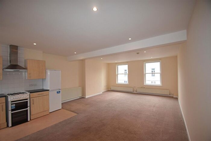 2 Bedroom Flat To Rent In High Road, London, N22